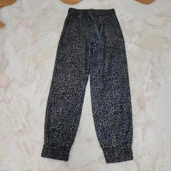 ARITZIA Alix Pant XXS Grey Purple Leopard Cheetah Print Joggers 100% Cotton Pant - Picture 2 of 7
